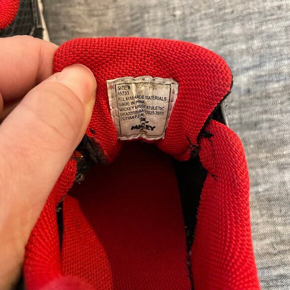 Mickey Mouse Toddler 8 Velcro Sneakers - Picture 7 of 7